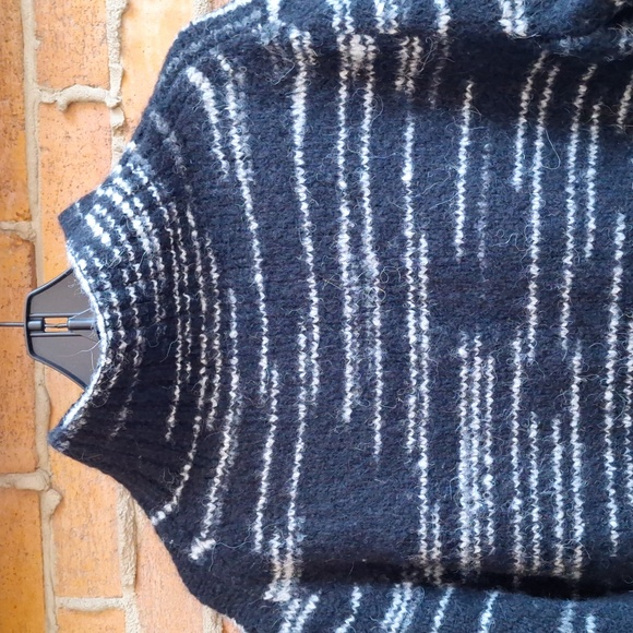 Banana Republic Spacedye Italian Rib Turtleneck Sweater - Picture 5 of 9